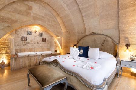 Elysion Cave Suites - 43