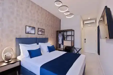 Trendy by Athens Primes - 38