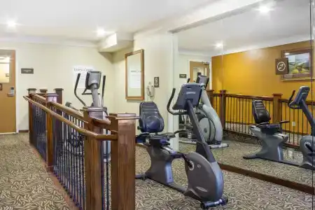 Comfort Inn & Suites - 24