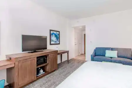 Hampton Inn & Suites Beach-Beachfront - 34