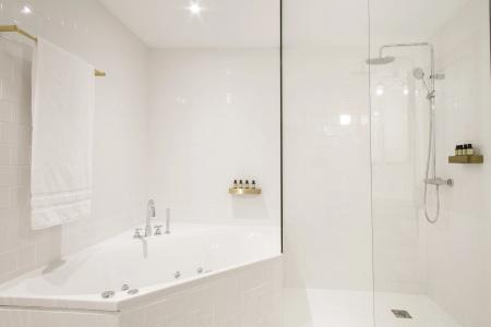 Midmost by Majestic Hotel Group - 17