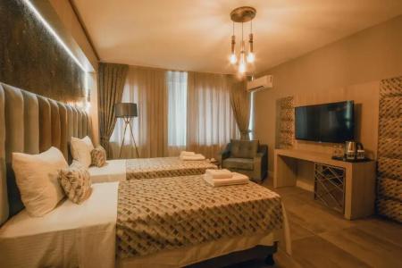 Edrin Otel - 13