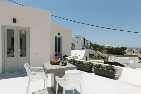 Elysian Santorini - 38
