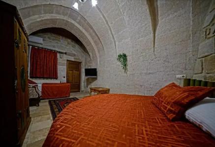 Holiday Cave - 35