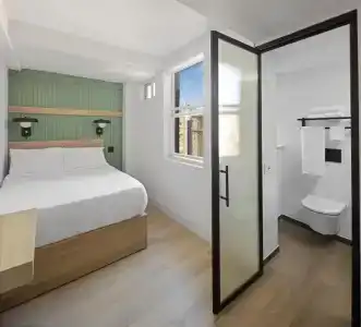 Riverside Tower - 9