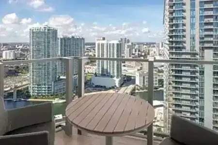 East Miami - 77