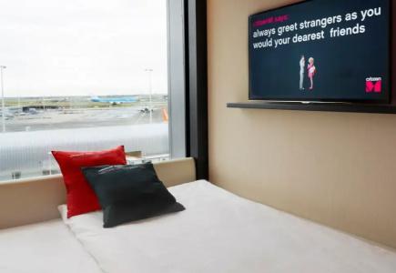 citizenM Schiphol Airport - 38