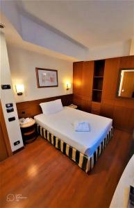 Mirage Sure Hotel Collection by Best Western - 61