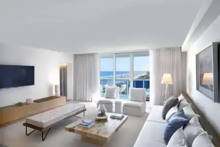 w South Beach - 6