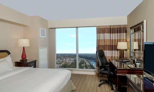 Hilton/ Fallsview and Suites - 81
