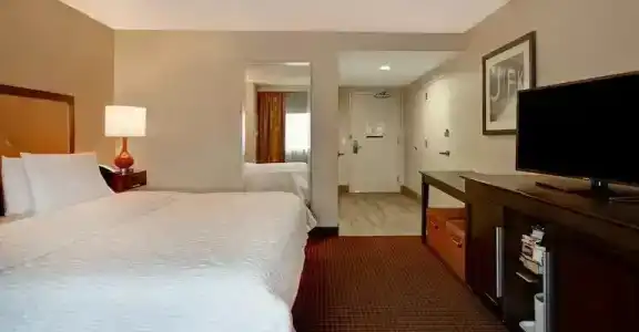Hampton Inn Ny-Jfk - 33