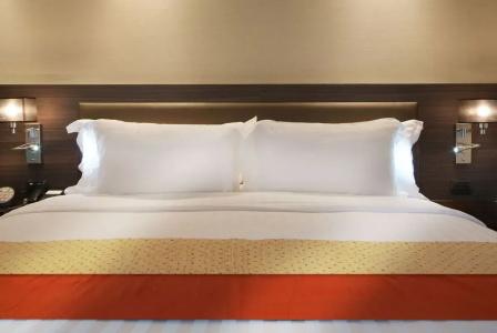 Amora Neoluxe Suites - 3