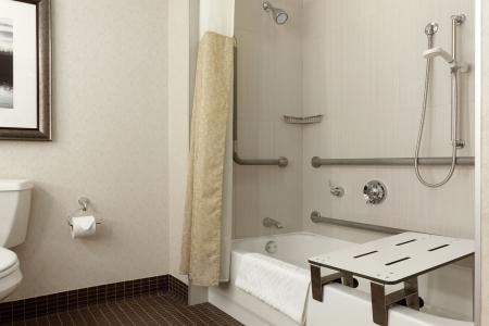 DoubleTree by Hilton Boston Bayside - 24