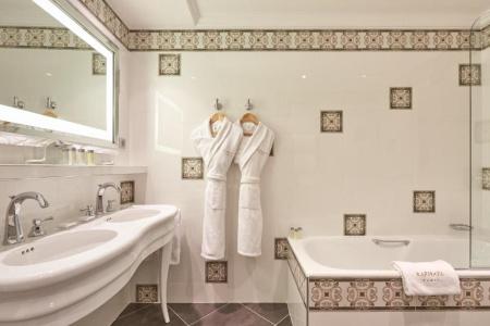 Hôtel Raphael - 72