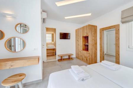 Makis Place - 44