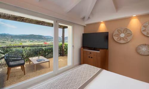 Baia Di Chia Resort Sardinia, Curio Collection By Hilton - 44