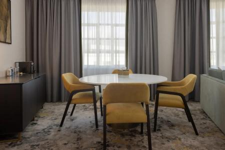 Hilton Cardiff - 11