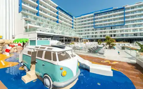 l'Azure 4* Sup - 18