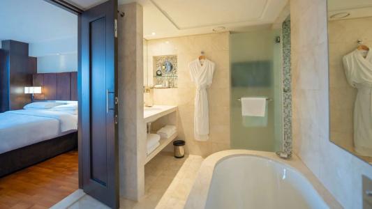 Hyatt Regency Dubai - Corniche - 37
