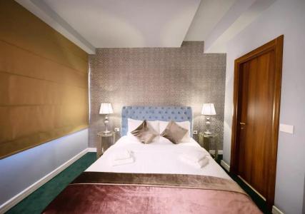 Phoenicia Comfort - 16