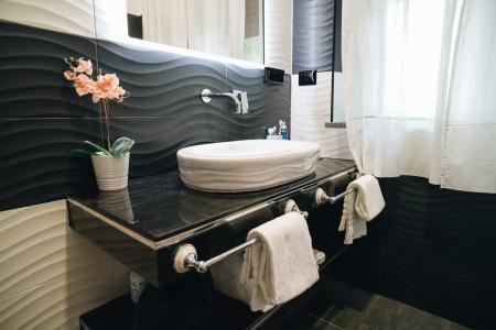 Escape Luxury Suite - 17