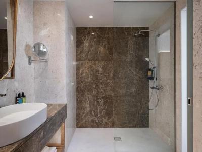 Avra Imperial - 55