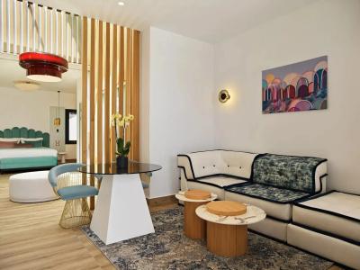 Cresanto Luxury Suites - 119