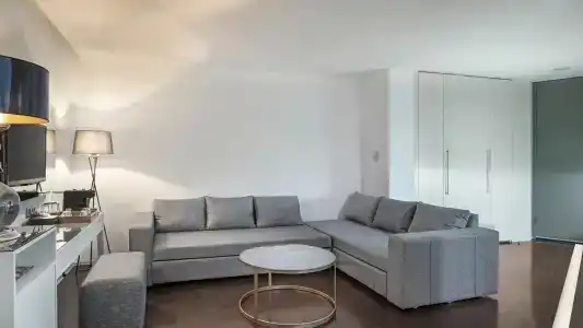 Nirvana Cosmopolitan - 72