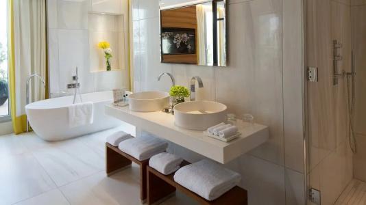 Renaissance Paris Republique & Spa - 83