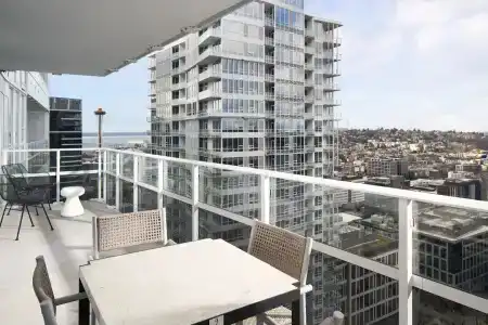 Level Seattle - South Lake Union - 140