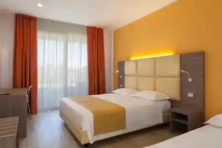 Bella Lazise - 2