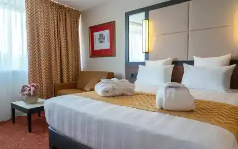 Nash Suites Airport - 28