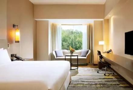 Hilton - 38