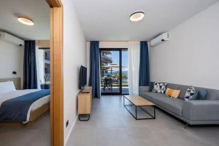 Royal Blue & Residences - 53