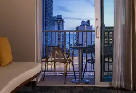 Hilton Garden Inn Waikiki Beach - 49