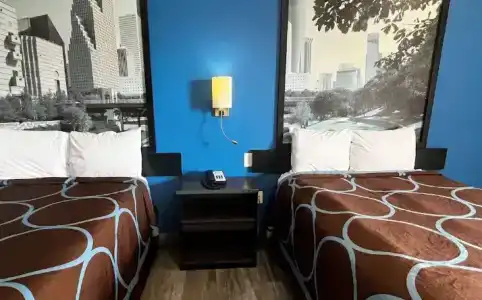 Super 8 by Wyndham Houston North I-45 - 64
