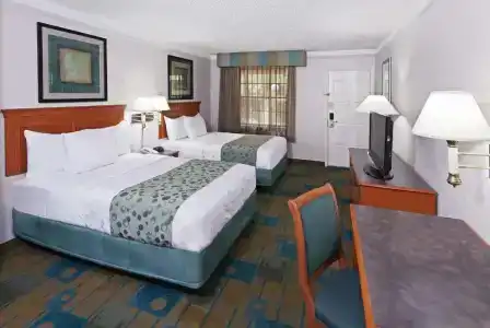 La Quinta Inn by Wyndham Austin Oltorf - 19