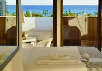 LaCroix Waikiki - 28