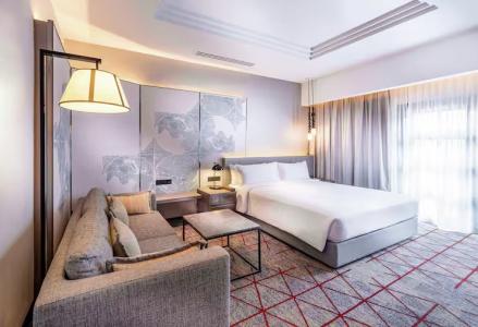 DoubleTree by Hilton Lakeside - 62
