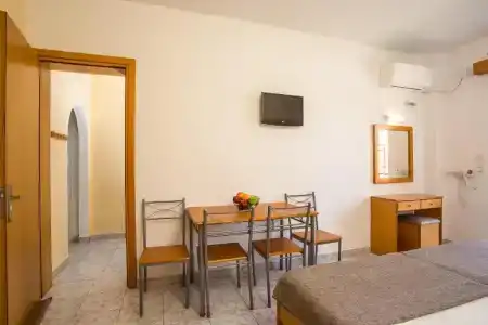 Dias Studios & Suites - 26