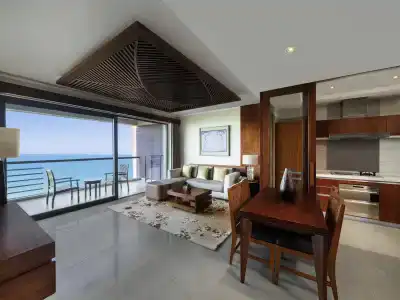 Pullman Oceanview Sanya Bay Resort & Spa - 67