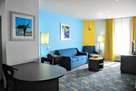 Days Inn & Suites by Wyndham Medical Center - 33