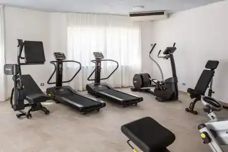 Ferretti - 10