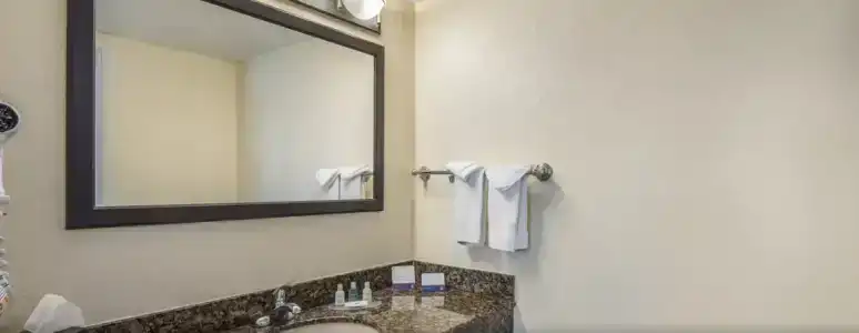 Clarion Inn & Suites Central Beach - 41