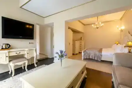 Elegance East - 65