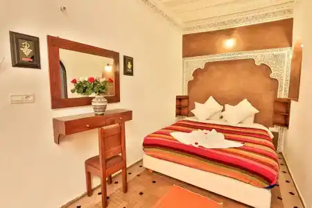 Riad Nakhla - 38