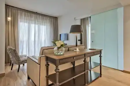 66 Saint Paul's & Spa - 68
