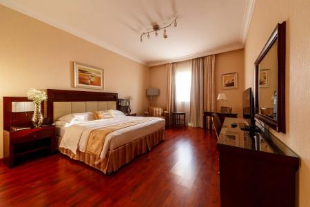 Grand Millennium Dubai - 56