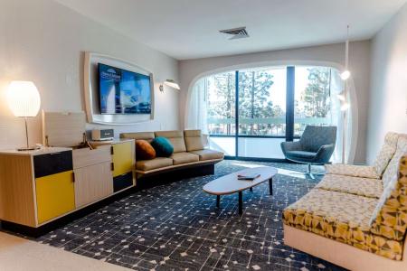 Howard Johnson by Wyndham Anaheim & Water Playground - 121