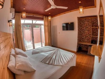 New Breeze Thoddoo Inn - 15